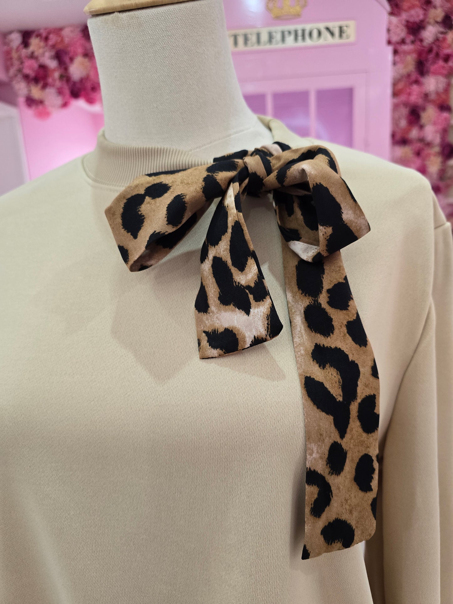 Casual Leopard Print Bow Sweater