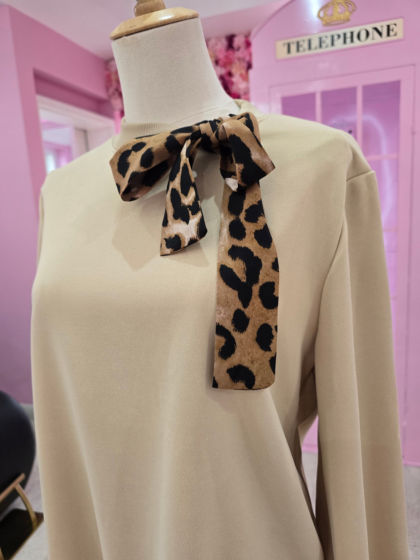 Casual Leopard Print Bow Sweater