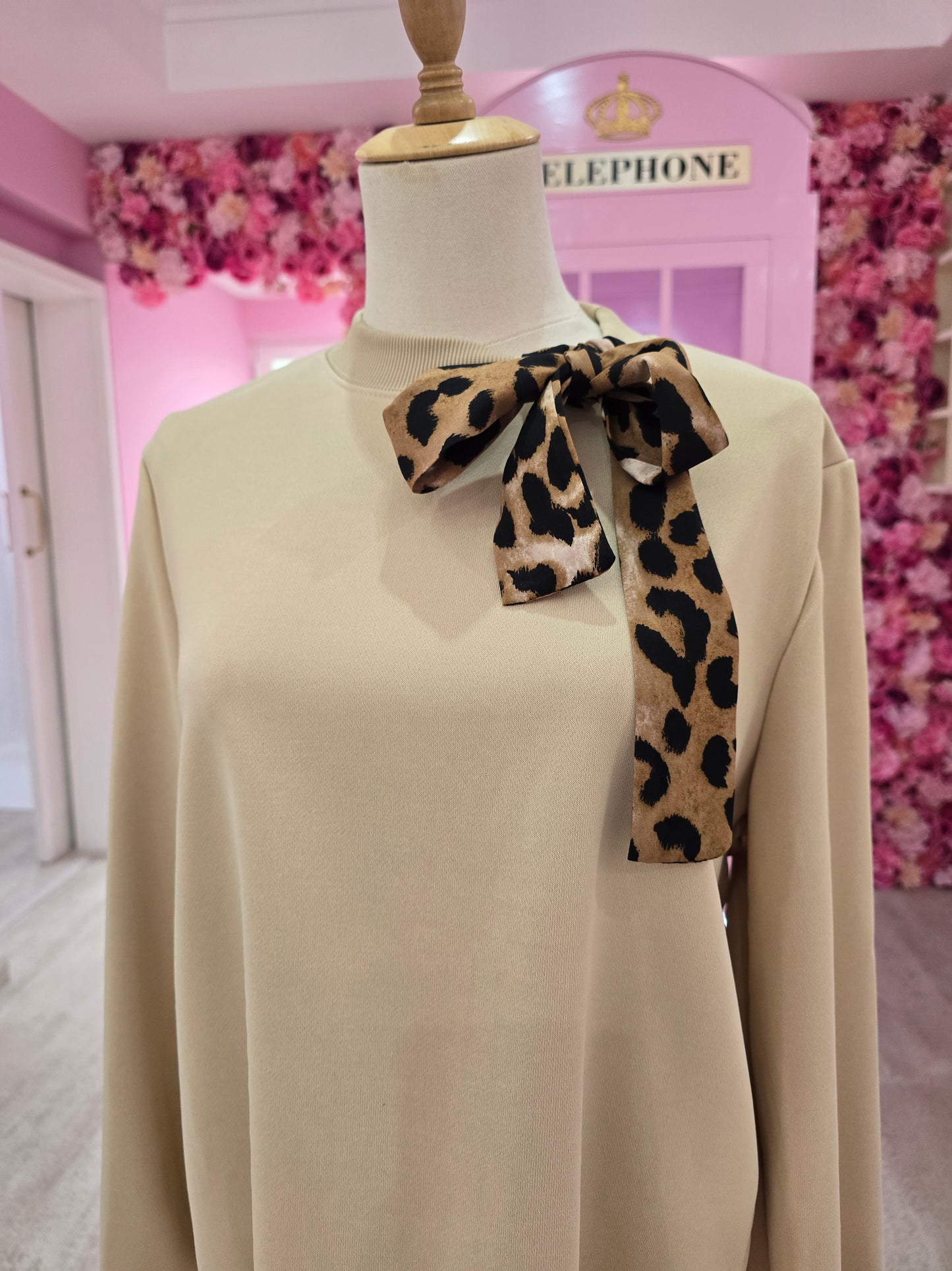 Casual Leopard Print Bow Sweater
