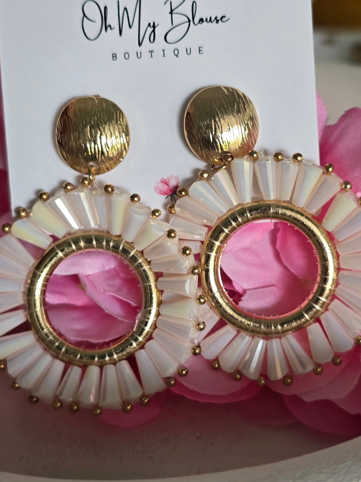 Pearl Goddess Round Earrings