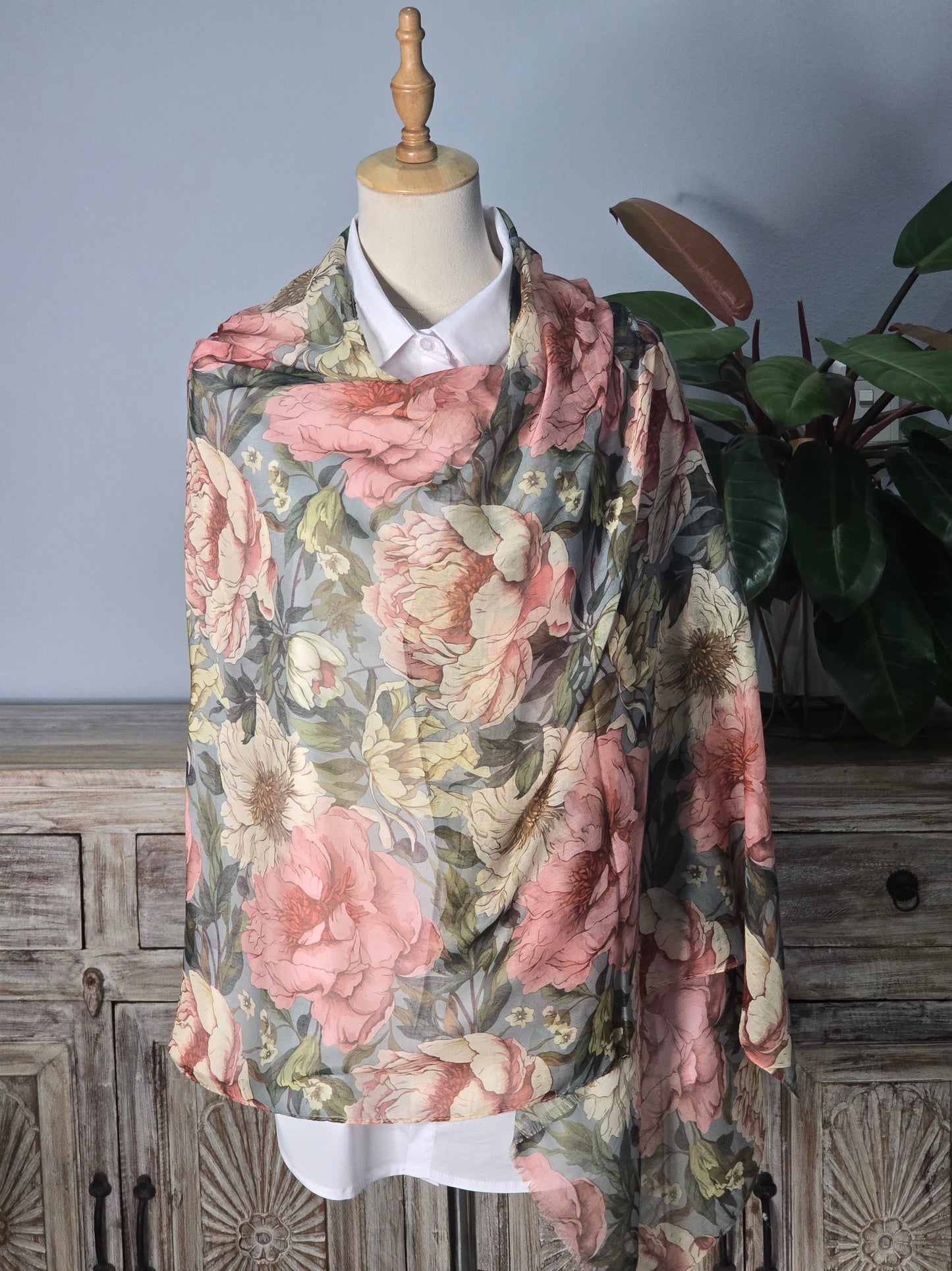 Magnolia Garden Scarf