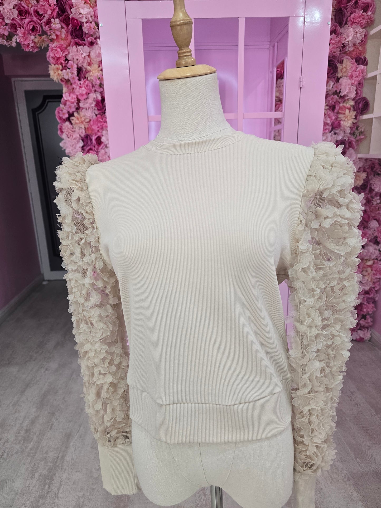 Cream Flower Top
