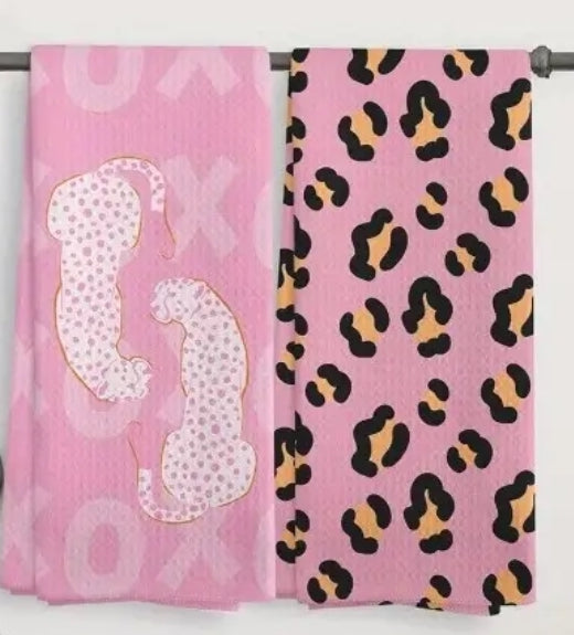 Leopard Kitchen Towel Set. Pink