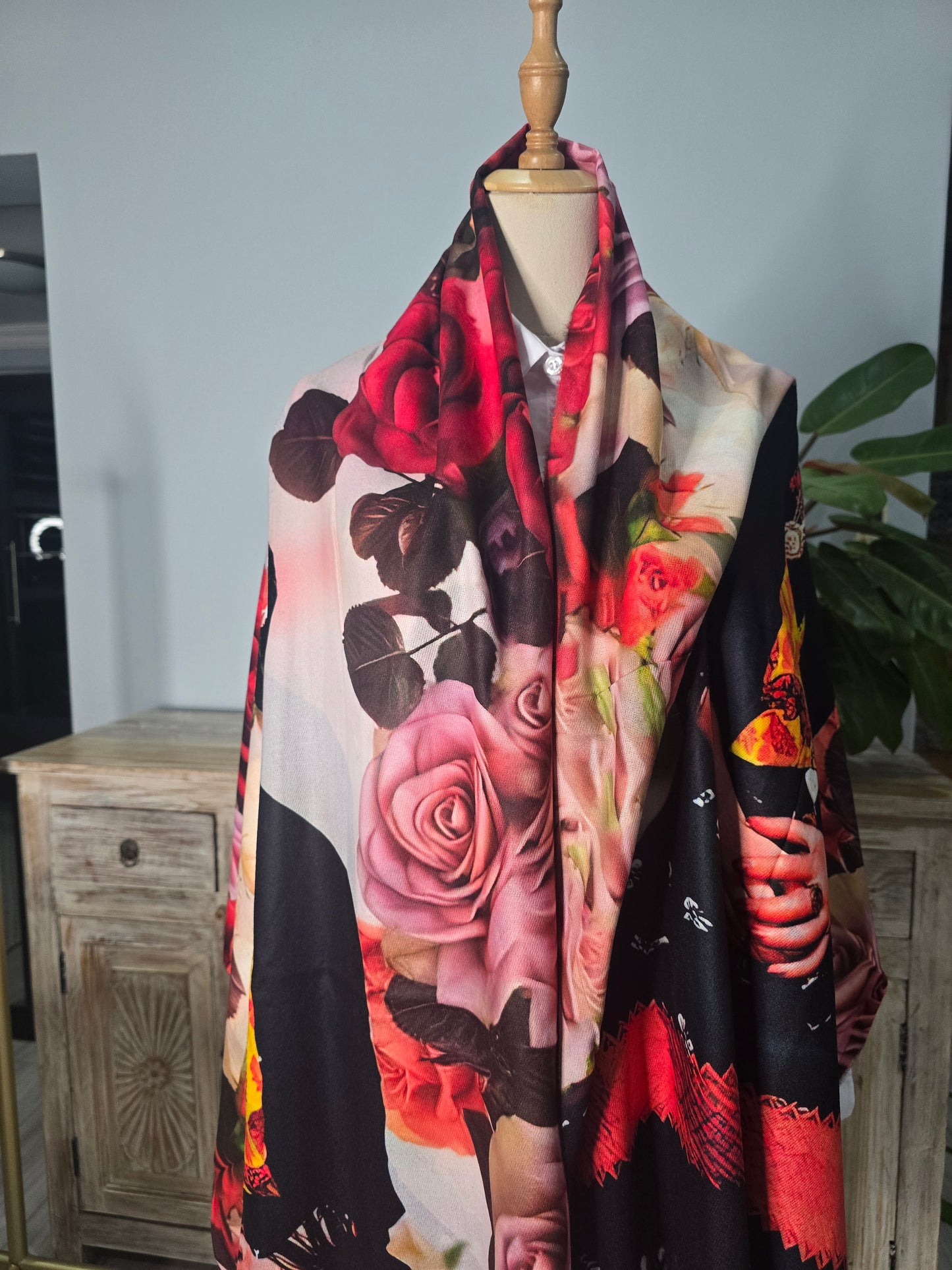 Frieda Roses Winered
