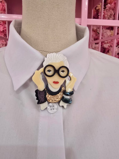 Apfel Inspo Broach