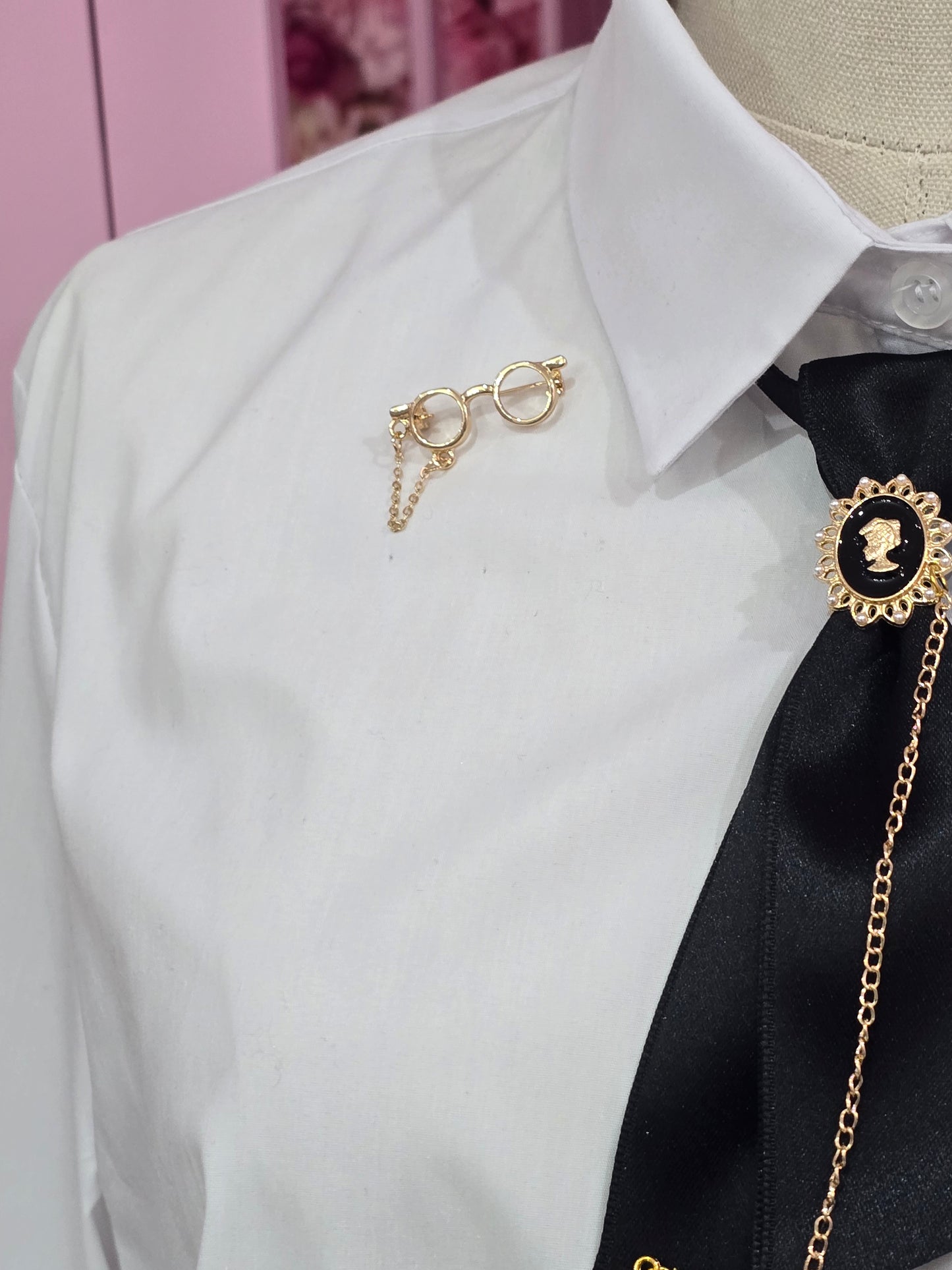 Mini Glasses Broach (Necktie not included)