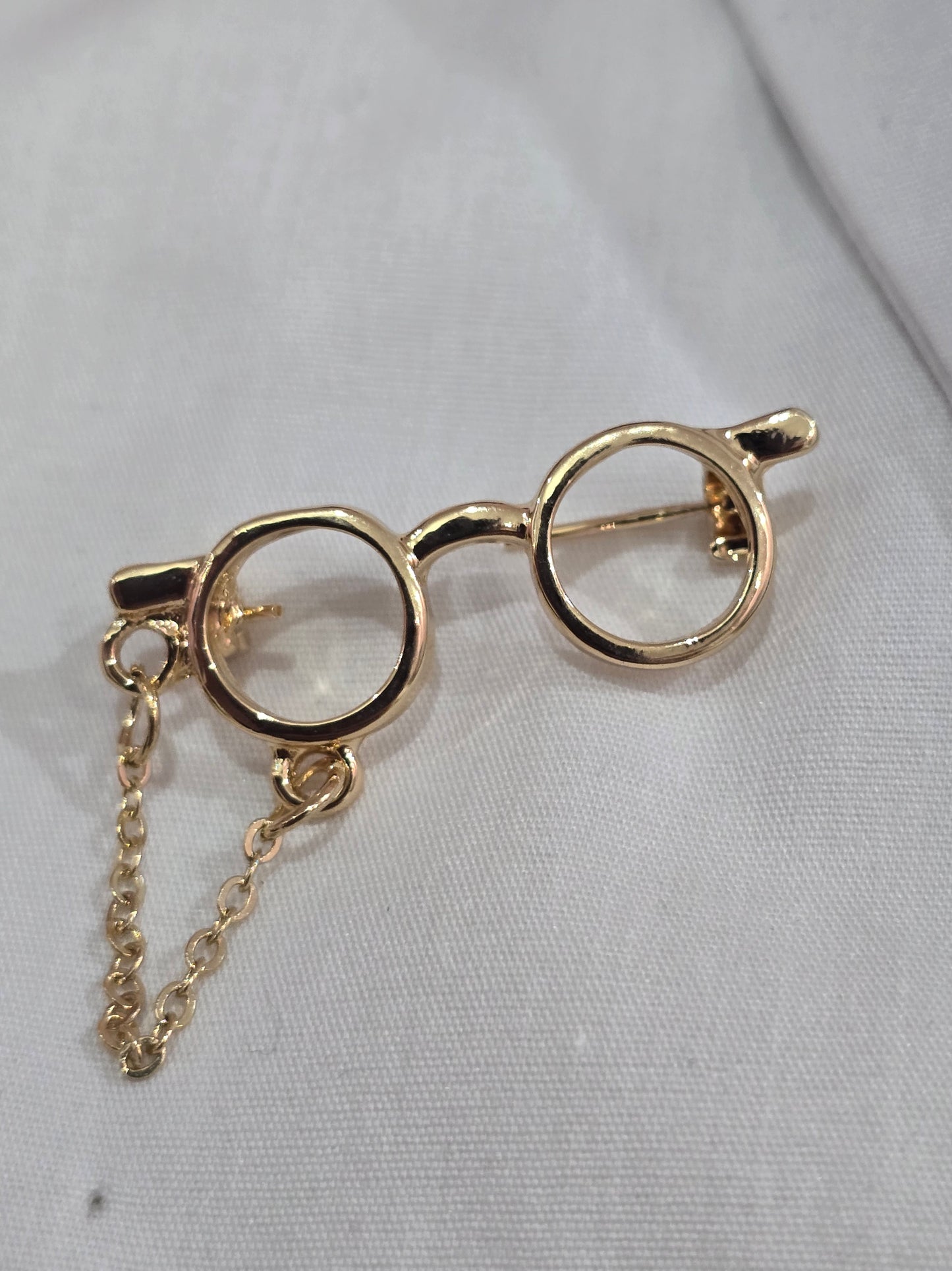 Mini Glasses Broach (Necktie not included)